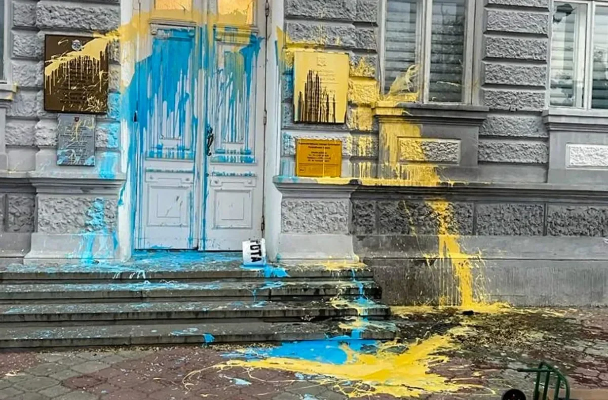 The Yevpatoriya city hall after Ziza’s protest. Photo: Telegram channel Krymsky Veter