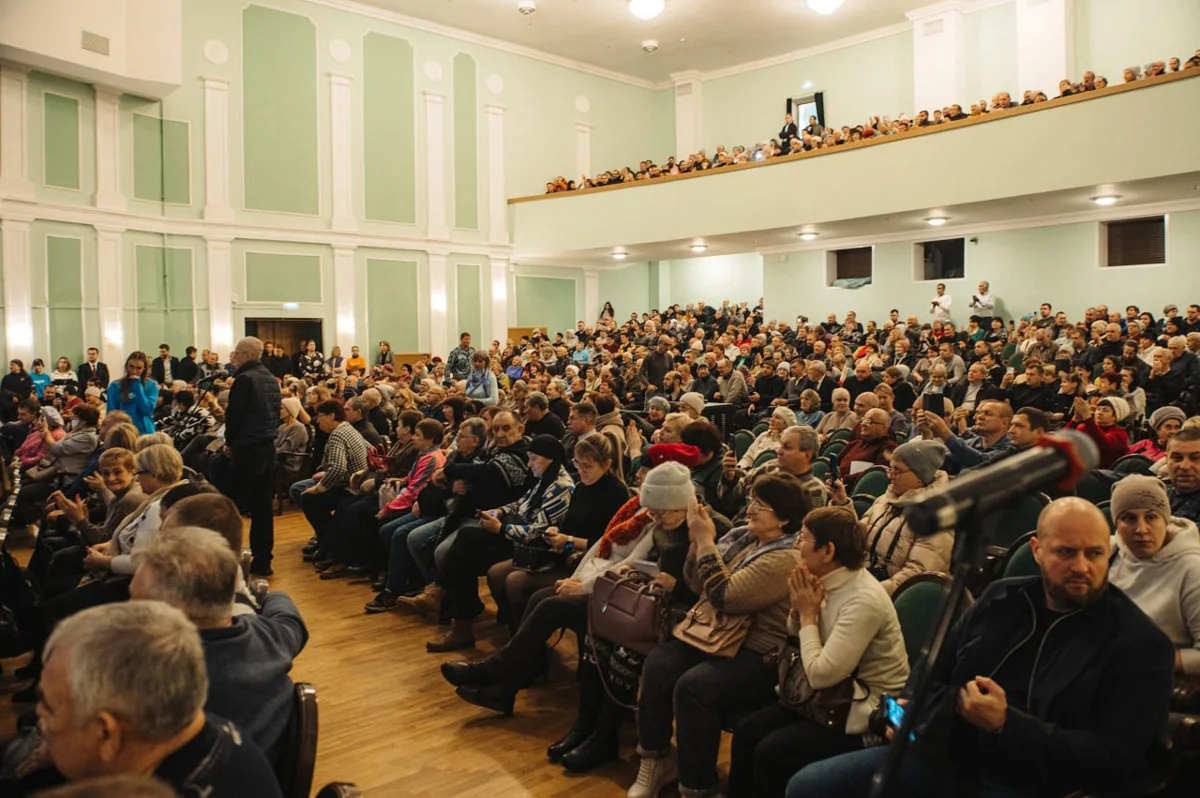Встреча жителей приграничных районов Курской области с представителями власти, 12 ноября 2024 года. Фото: Алексей Смирнов / <a data-sk="tooltip_parent" data-stringify-link="https://t.me/gubernator_46/10279" href="https://t.me/gubernator_46/10279" rel="noopener noreferrer" target="_blank">Telegram</a>