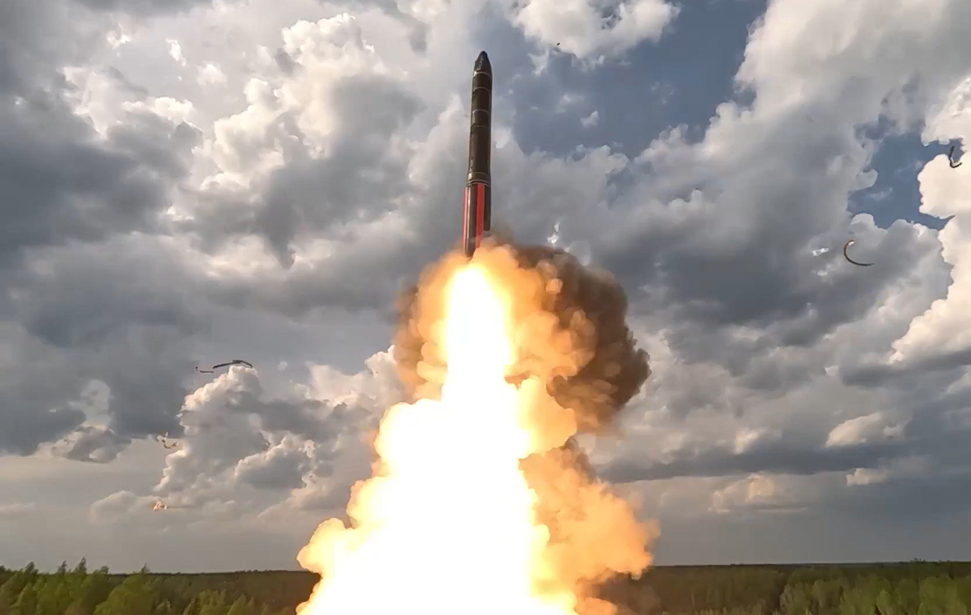 Пуск межконтинентальной баллистической ракеты «Ярс» на испытательном полигоне Плесецк в Архангельской области (Россия) в ходе военных учений России и Беларуси. 21 мая 2026 года. Фото: Пресс-служба Минобороны РФ / EPA / Scanpix / LETA