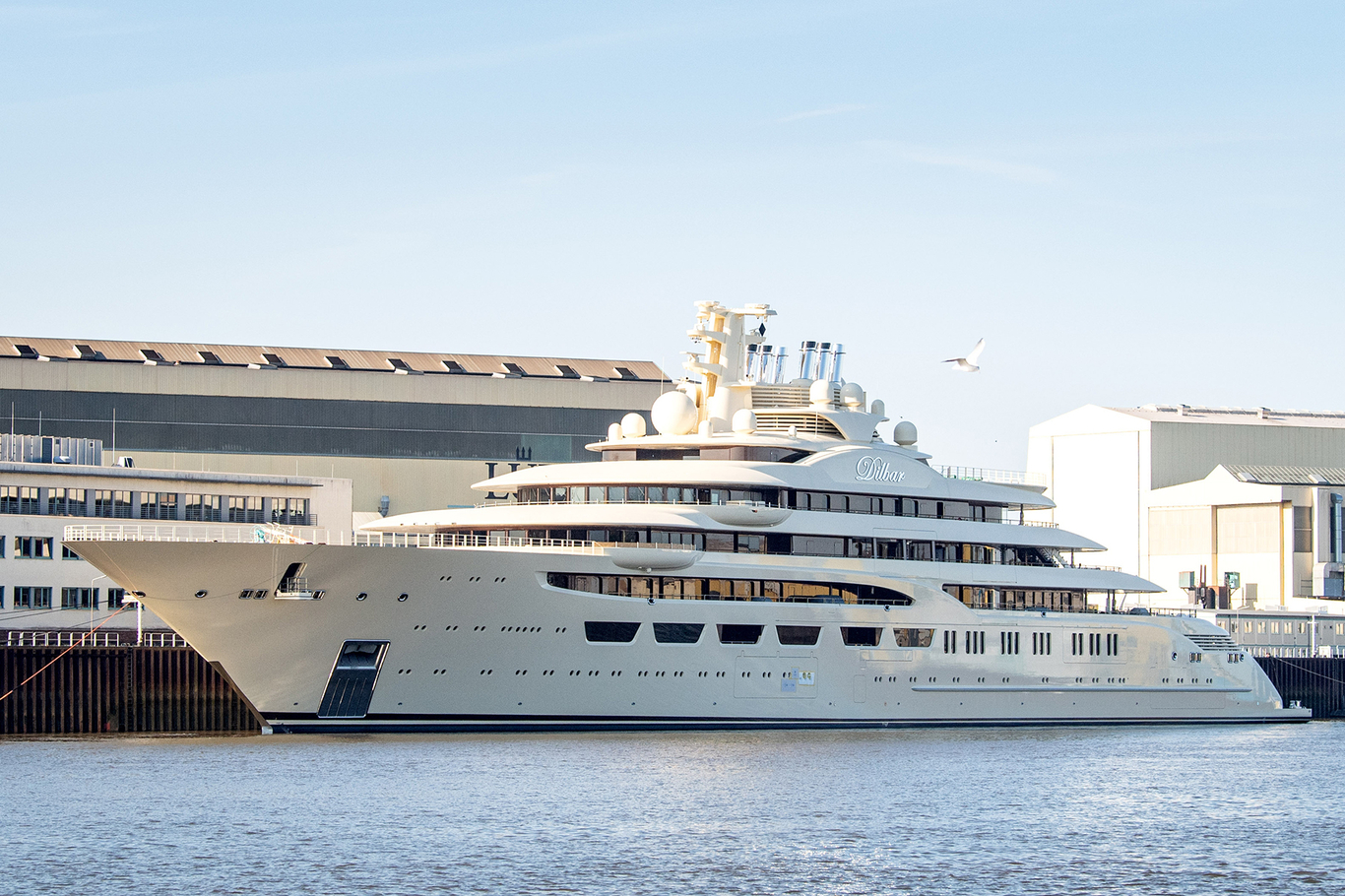Яхта «Дильбар» (Dilbar). Бремен, Германия. 22 сентября 2022 года. Фото: Sina Schuldt / dpa / Scanpix / LETA