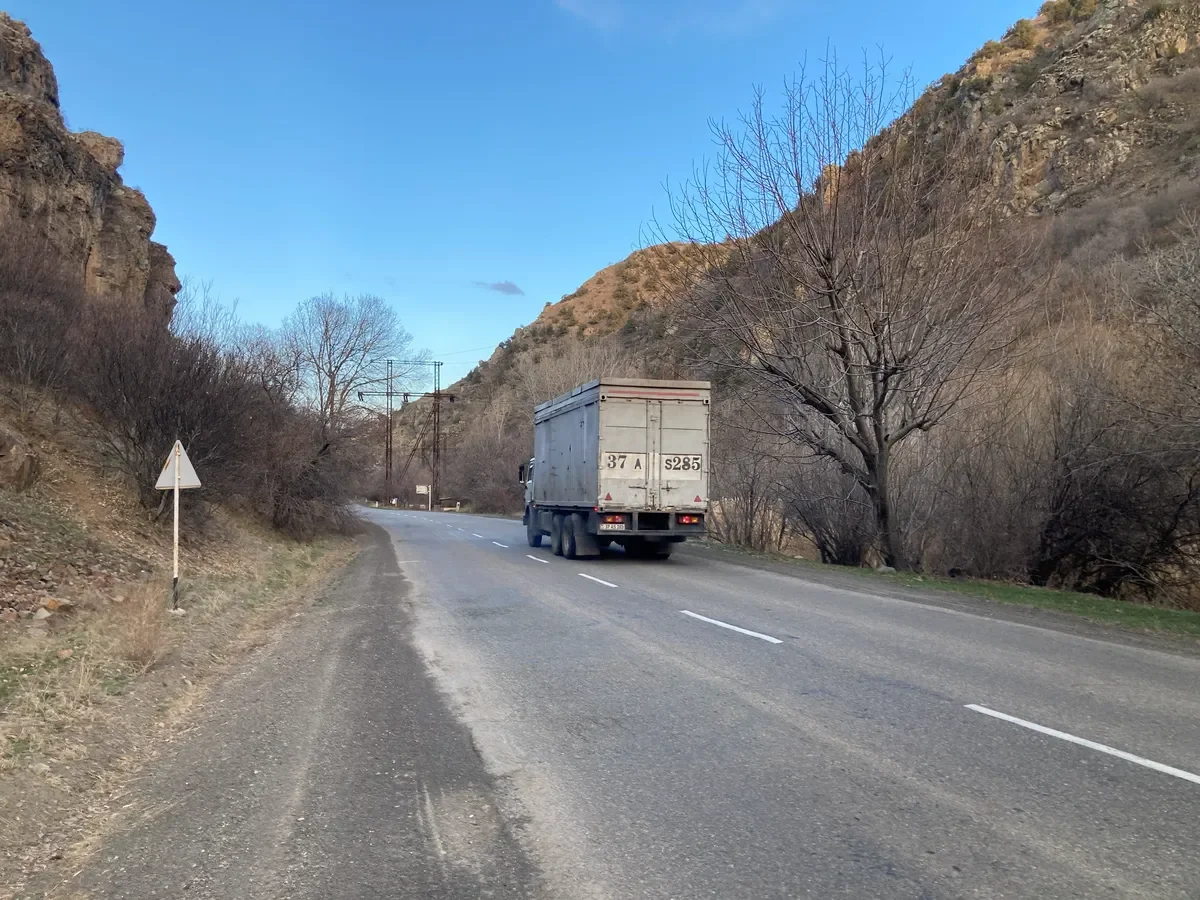 The Lachin corridor. Photo: Irina Tumakova, exclusively for Novaya Gazeta Europe