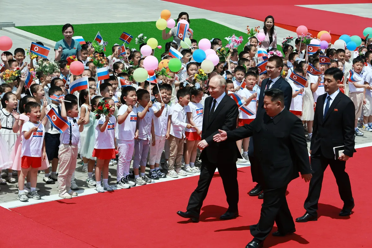 Putin and Kim at the welcome ceremony in Pyongyang, 19 June 2024. Photo: EPA-EFE/VLADIMIR SMIRNOV / SPUTNIK / KREMLIN POOL 