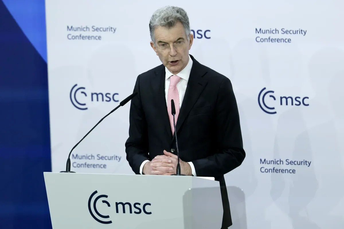 Председатель Мюнхенской конференции по безопасности Кристоф Хойсген выступает на 61-й Мюнхенской конференции по безопасности (MSC), Германия, 14 февраля 2025 года. Фото: R onald Wittek / EPA-EFE