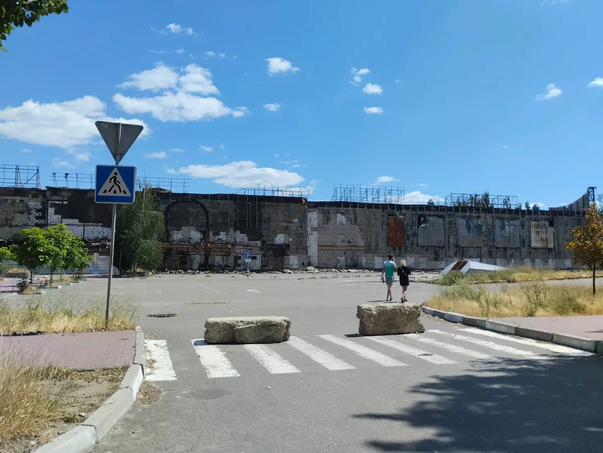 ТЦ Фабрика входил в пятерку крупнейших в Украине. Был сожжен в начале марта после попадания в него ракеты. Фото: Елена Бондарь