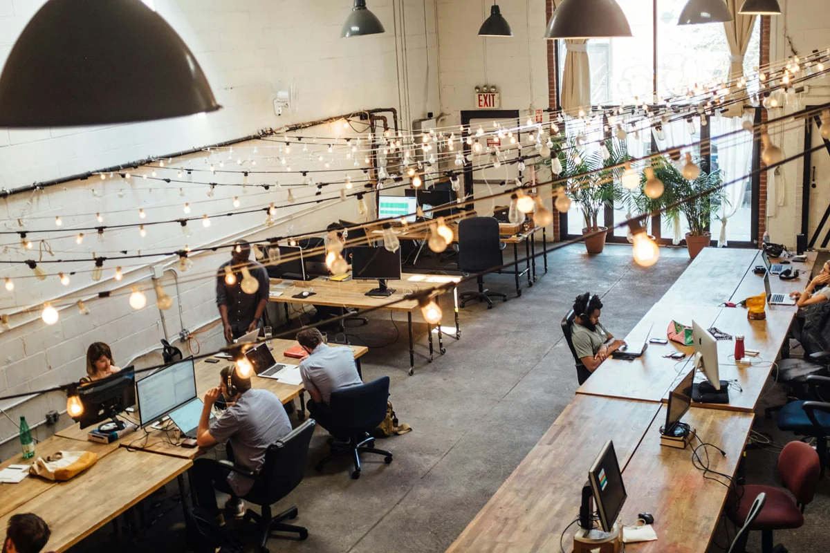 Фото: Shridhar Gupta / <a data-sk="tooltip_parent" data-stringify-link="https://unsplash.com/de/fotos/menschen-die-vor-computermonitoren-sitzen-dZxQn4VEv2M?utm_content=creditCopyText&amp;utm_medium=referral&amp;utm_source=unsplash" href="https://unsplash.com/de/fotos/menschen-die-vor-computermonitoren-sitzen-dZxQn4VEv2M?utm_content=creditCopyText&amp;utm_medium=referral&amp;utm_source=unsplash" rel="noopener noreferrer" target="_blank">Unsplash</a>