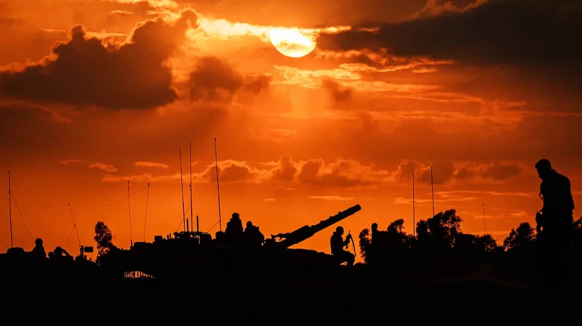 The Israeli army on the border with Gaza. Photo: Marcus Yam / Los Angeles Times / Getty Images
