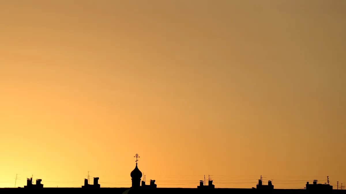 Sunset over the city of Volgograd in southern Russia. Photo: EPA-EFE / YURI KOCHETKOV