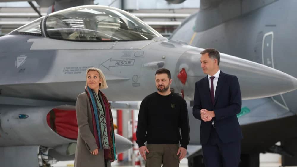 Президент Украины Владимир Зеленский на&nbsp;авиабазе истребителей F-16 в&nbsp;Бельгии. Фото: Oliver Hoslet / EPA-EFE