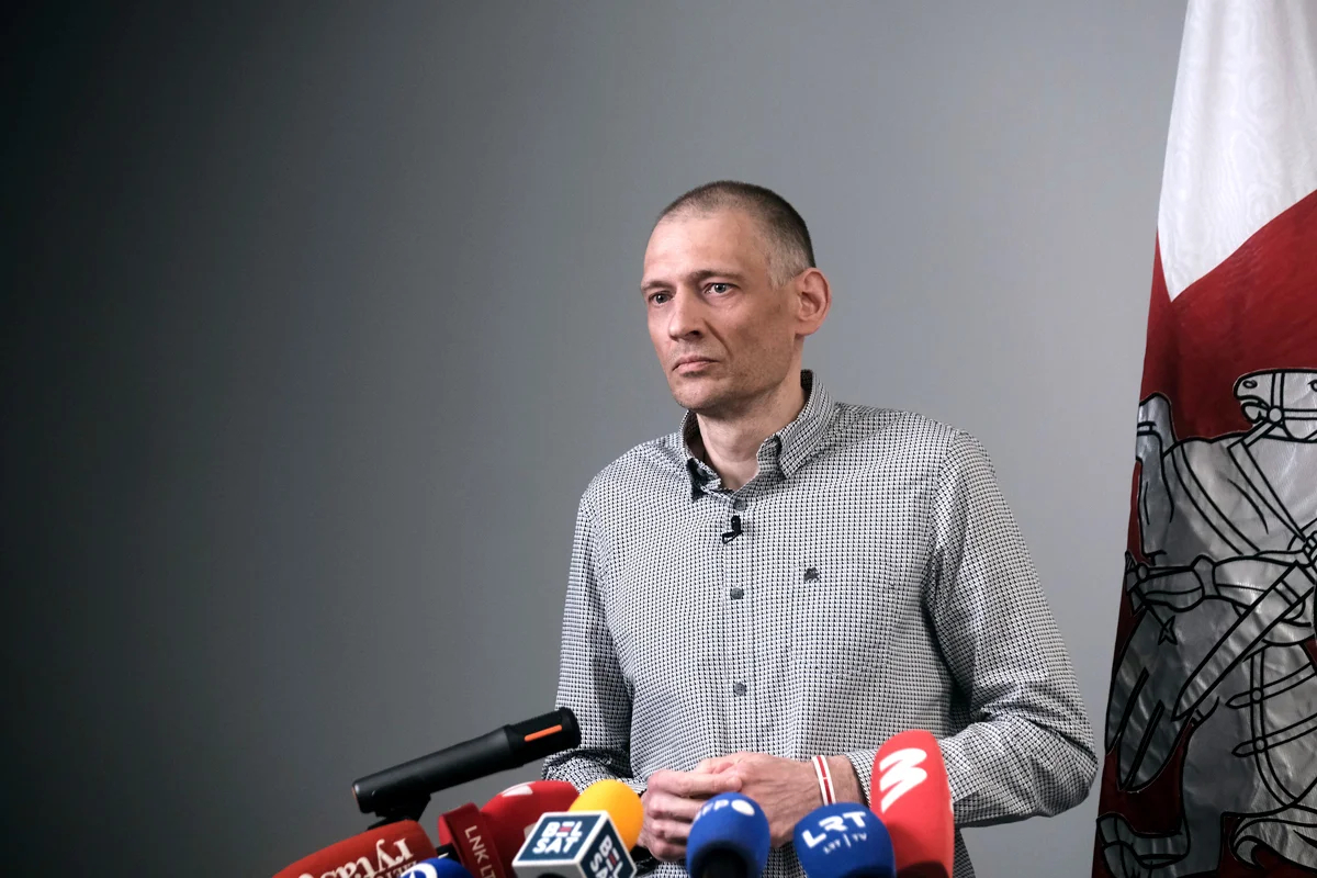 Сергей Тихановский после освобождения на пресс-конференции в Вильнюсе, Литва, 22 июня 2025 года. Фото: Valda Kalnina / EPA