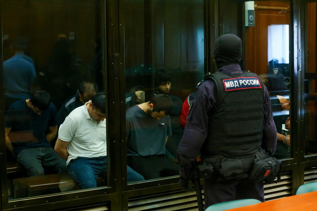 Обвиняемые по делу о теракте в «Крокусе» на заседании суда, Москва, 4 августа 2025 года. Фото: Сергей Ведяшкин / АГН «Москва»