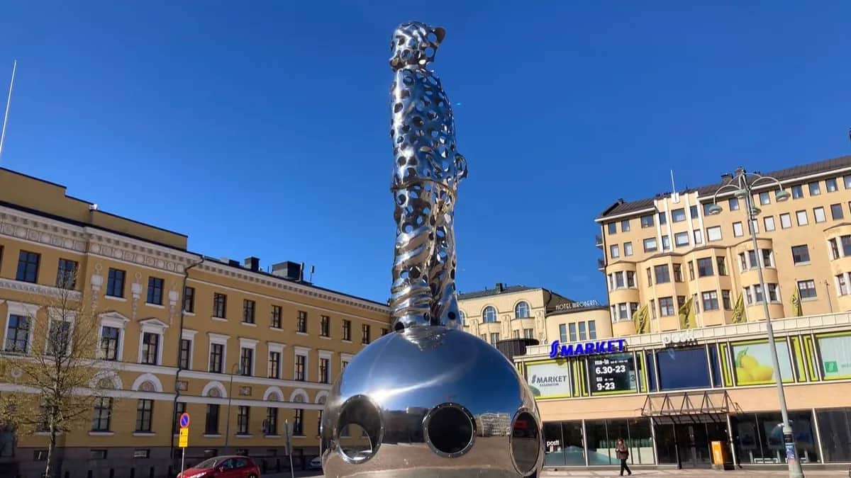 Мемориал «Несущий свет» в память о Зимней войне в Хельсинки. Фото: Илья Азар / специально для «Новой газеты. Европа»