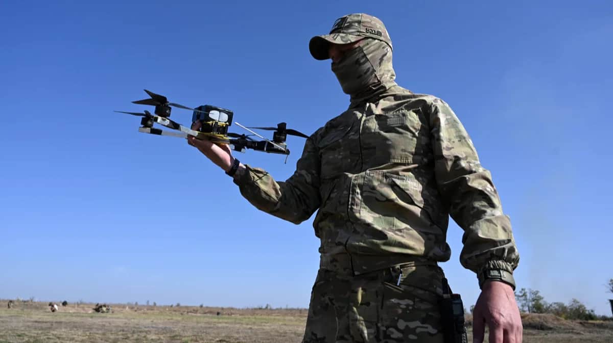 Оператор дрона штурмового подразделения на подготовке перед отправкой в Украину, Ростовская область, 4 октября 2024 года. Фото: Сергей Пивоваров / Спутник / Imago Images / Scanpix / LETA