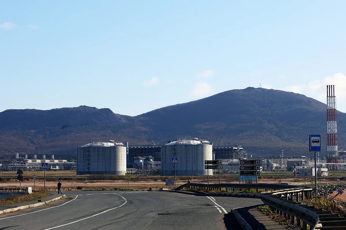 Вид на завод сжиженного газа на Сахалине, 18 октября 2023 года. Фото: Екатерина Якель / Коммерсантъ / Sipa USA / Vida Press