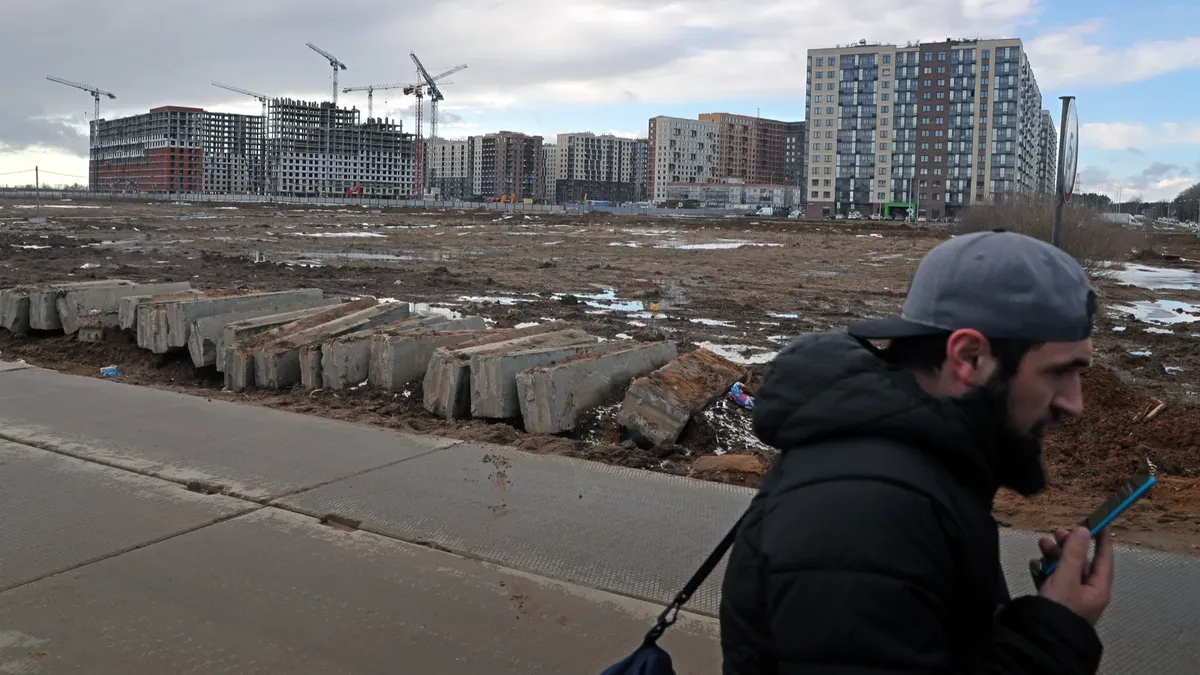 Война жилья не дает