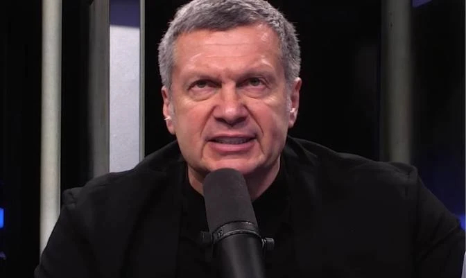 Телеведущий Владимир Соловьев. Скриншот передачи «Соловьев LIVE»