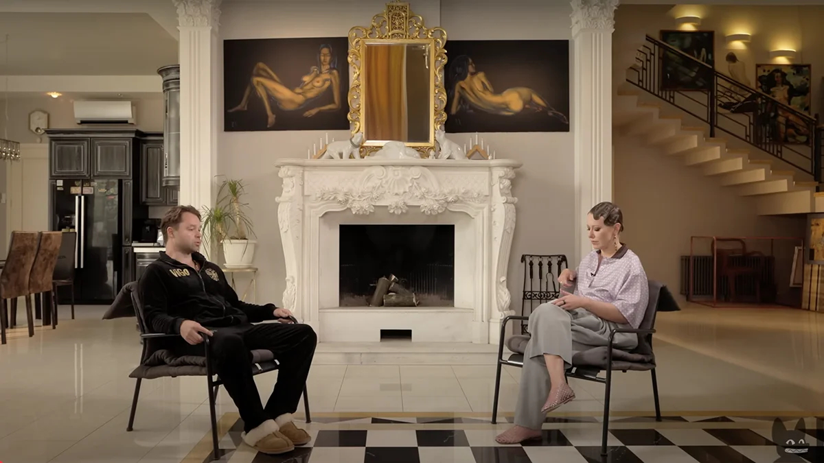 Виталий Гогунский и Ксения Собчак. Фото: Youtube / <a data-sk="tooltip_parent" data-stringify-link="https://www.youtube.com/@sobchak" href="https://www.youtube.com/@sobchak" rel="noopener noreferrer" target="_blank">Осторожно: Собчак</a>