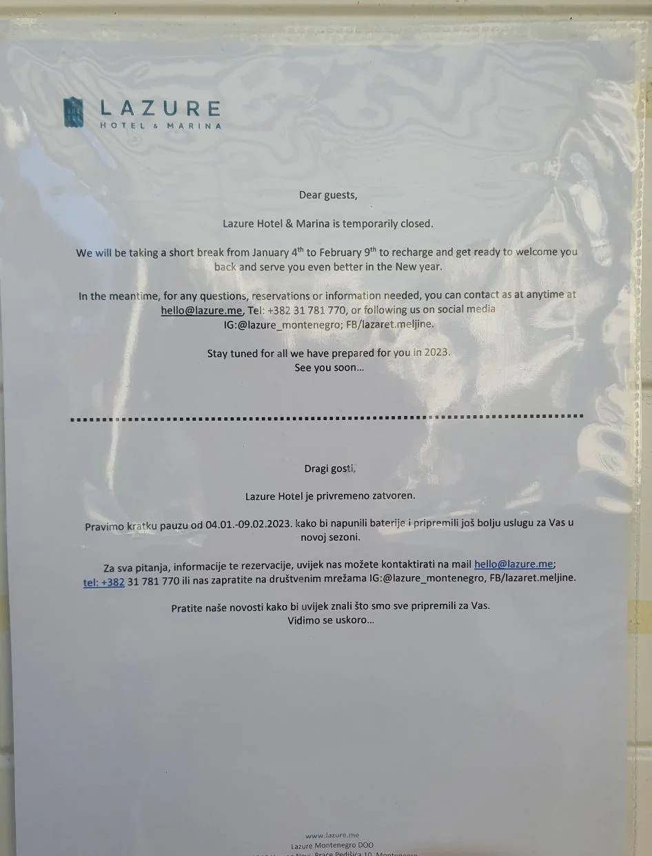 The announcement placed near the Lazure Hotel. Photo: Daniil Afrin, exclusively for Novaya Gazeta Europe