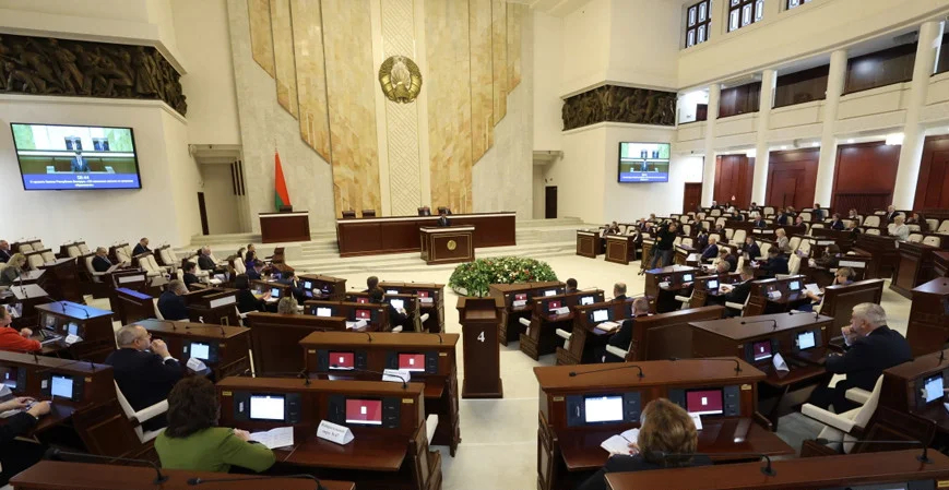 Депутаты Палаты представителей Национального собрания на чтениях законопроекта «Об амнистии в связи с Днем народного единства». Фото: БЕЛТА