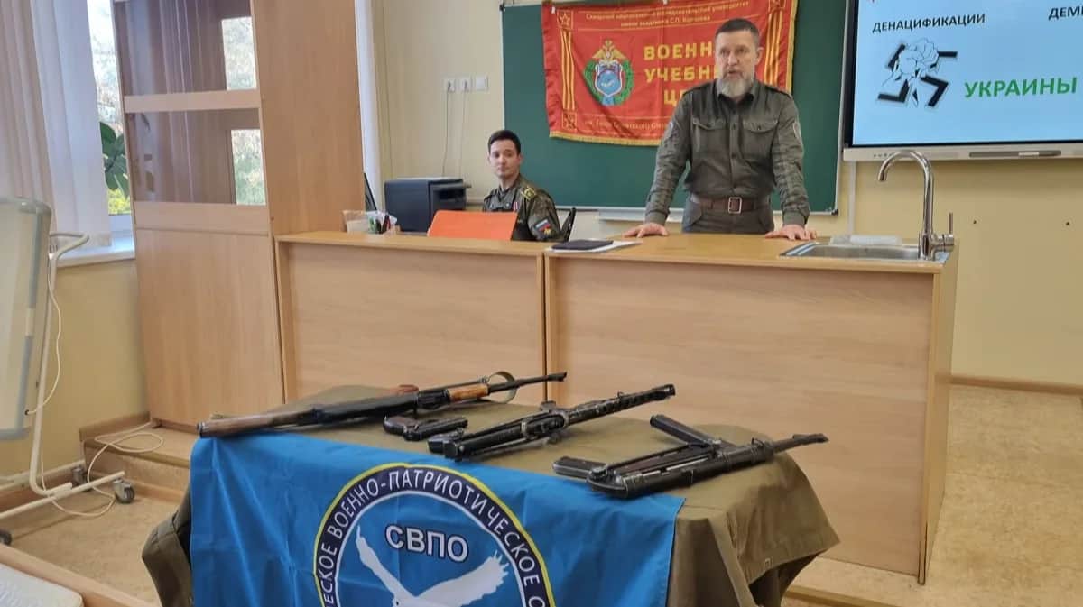 Photo: Volunteers in uniform/ VK
