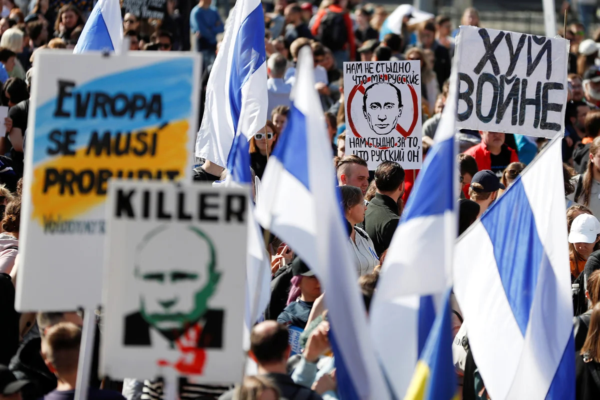 Антивоенная акция россиян в Праге, 21 сентября 2022 года. Фото: Martin Divisek / EPA