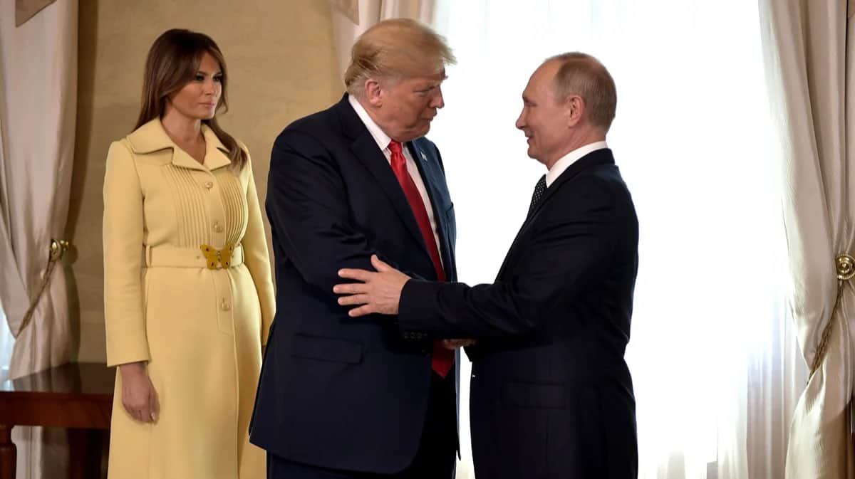 Дональд Трамп и Владимир Путин на встрече в Хельсинки, Финляндия, 16 июля 2018 года. Фото:&nbsp;<a target="_blank" data-stringify-link="http://kremlin.ru/events/president/news/58014/photos" data-sk="tooltip_parent" href="http://kremlin.ru/events/president/news/58014/photos" rel="noopener noreferrer">Kremlin</a>