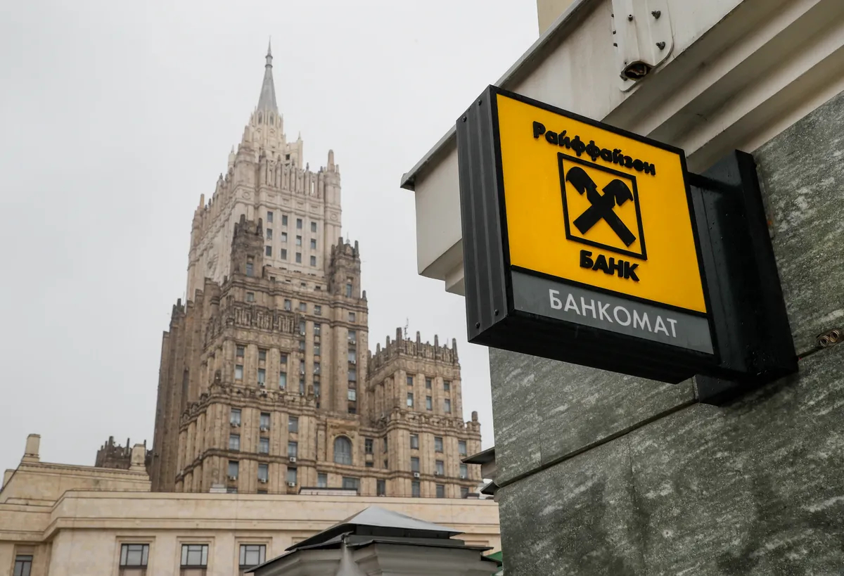A Raiffeisen office next to the Russian Foreign Ministry in Moscow. Photo: EPA-EFE/YURI KOCHETKOV