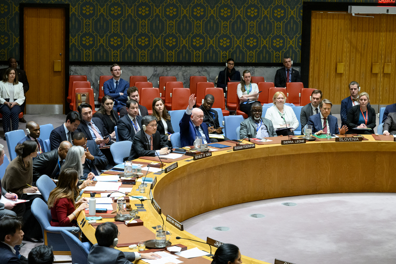 Голосование по проекту резолюции о размещении оружия массового уничтожения в космическом пространстве на заседании Совета Безопасности ООН. Нью-Йорк, США. 24 апреля 2024 года. Фото: Loey Felipe / UN / Xinhua / ZUMA Press / Scanpix / LETA