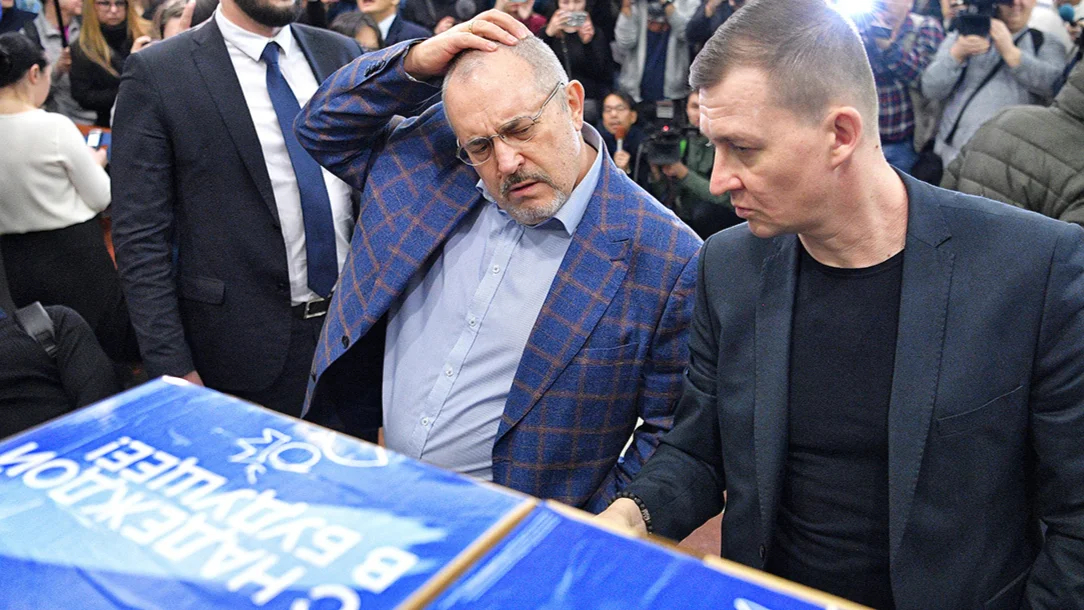 Надеждин вышел из «избы»