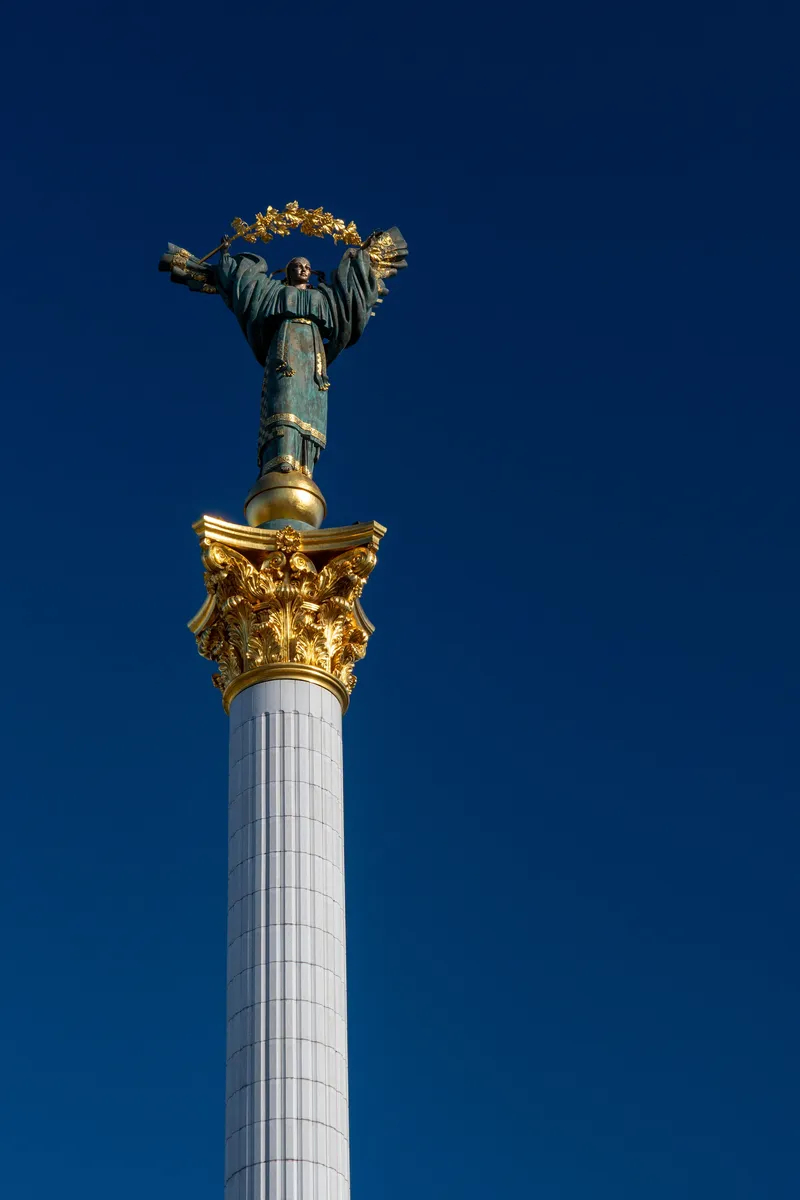 Монумент независимости Украины. Киев, 24 августа 2022 г. Фото: Йенс Альструп, специально для «Новой газеты. Европа»
