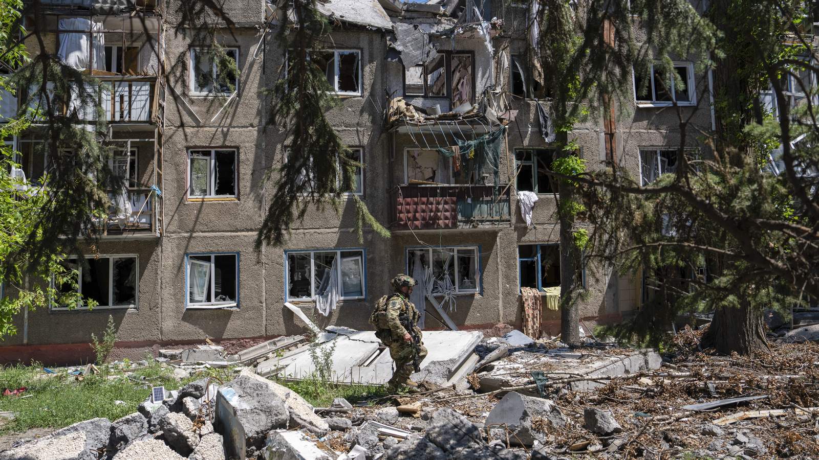 Украинский военный в Дружковке Донецкой области. Фото: Press service of the 93rd Separate Mechanized Brigade / EPA