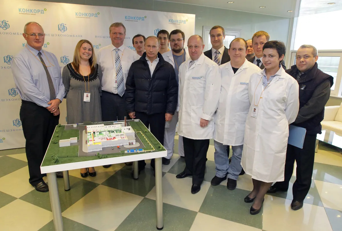 Vladimir Putin visiting a Concord Company facility. Photo: <a href="https://commons.wikimedia.org/w/index.php?curid=98211178" rel="noopener noreferrer" title="https://commons.wikimedia.org/w/index.php?curid=98211178">Wikimedia Commons</a>, CC BY 3.0