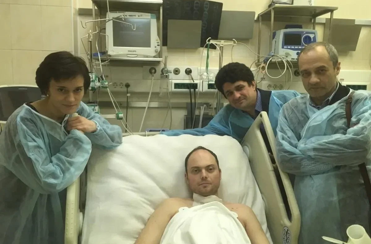 Vladimir Kara-Murza after poisoning. Photo: <a href="https://www.facebook.com/vadim.prokhorov.12" rel="noopener noreferrer" title="https://www.facebook.com/vadim.prokhorov.12">Facebook</a>
