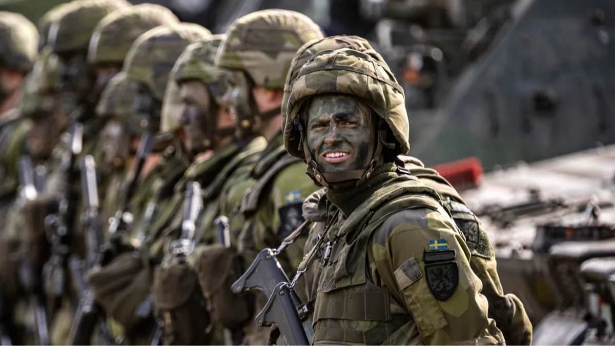 Шведские призывники во время военных учений, Швеция, 6 мая 2023 года. Фото: Johan Nilsson / EPA