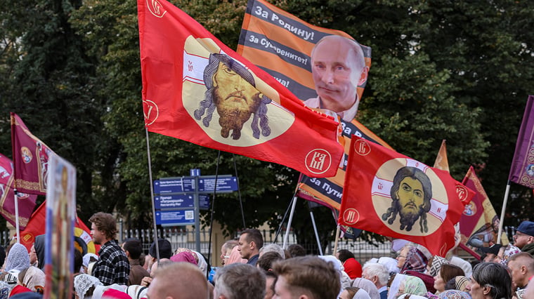 «Русский марш» с Небесным покровителем
