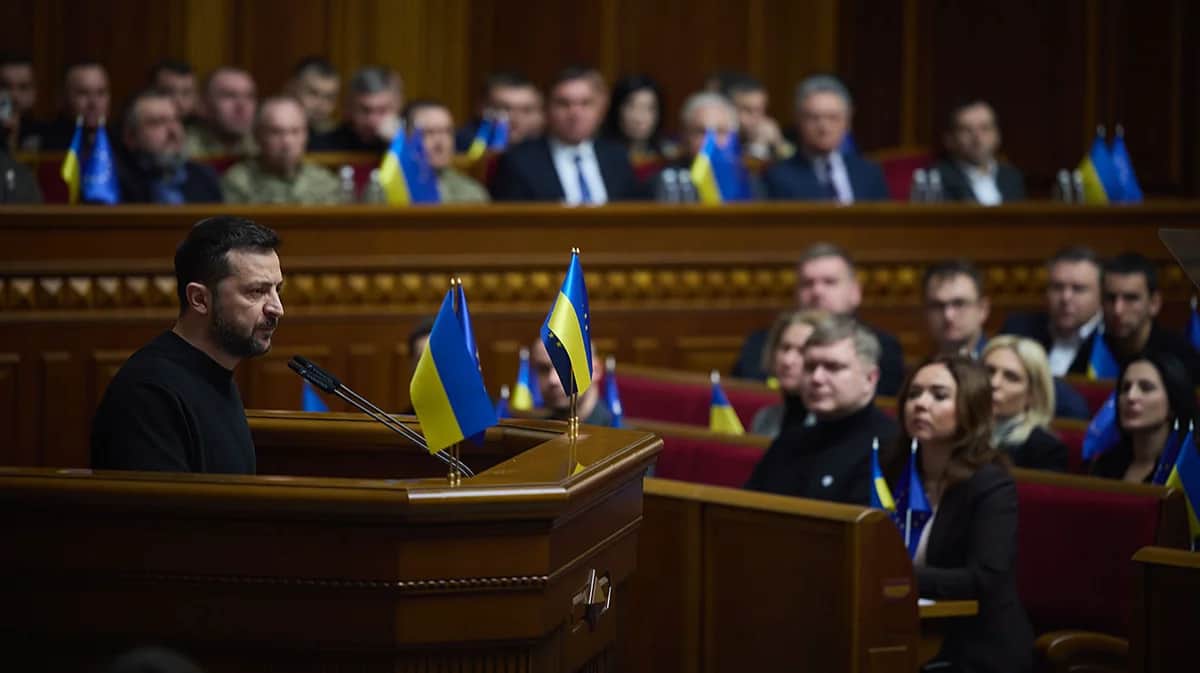 Президент Украины Владимир Зеленский представляет свой план украинскому парламенту в Киеве, Украина, 19 ноября 2024. Фото: Пресс-служба Президента Украины / EPA-EFE