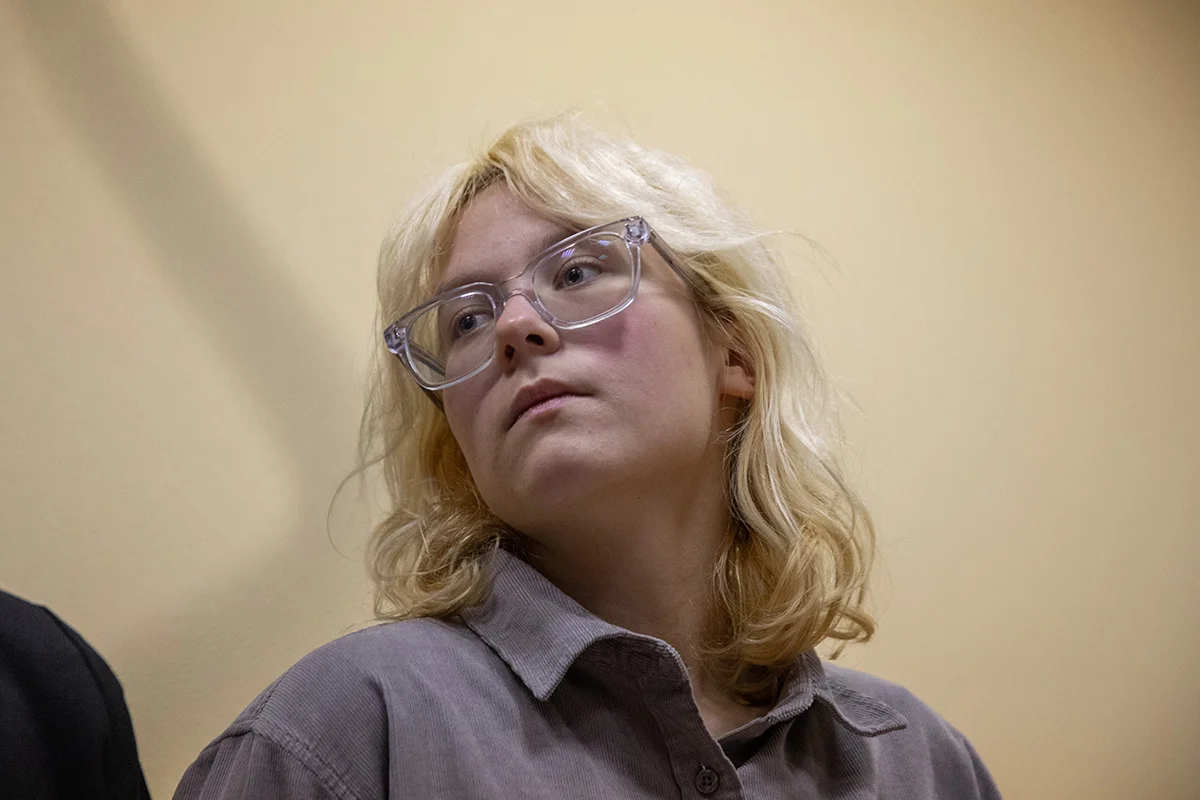 Диана Логинова (Наока) в суде. Фото: «Новая Газета Европа»