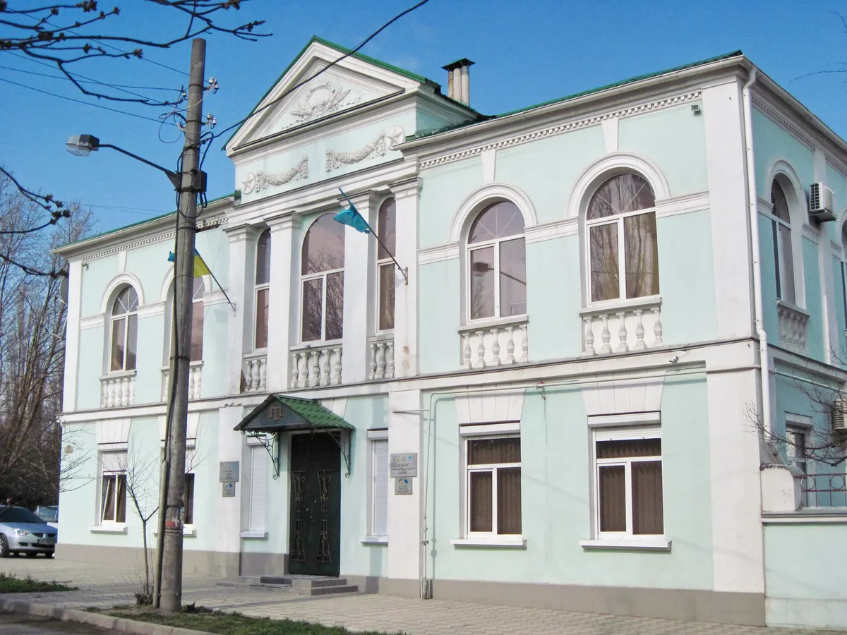 Бывшее здание Меджлиса в Симферополе. Фото: <a href="https://commons.wikimedia.org/w/index.php?curid=21673285">Wikimedia Commons</a>, CC BY-SA 3.0