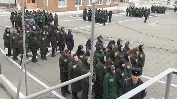 Astra: начальник женской колонии в Ставропольском крае избивает и домогается заключенных