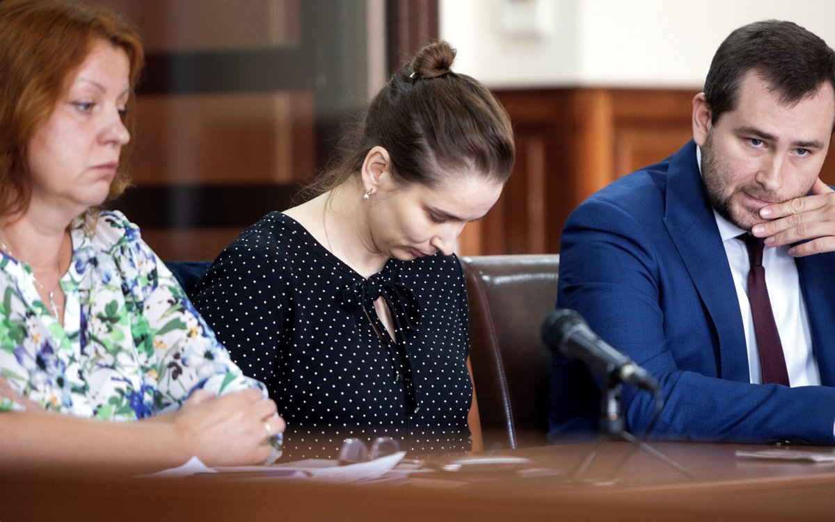 Врач-неонатолог Элина Сушкевич, обвиняемая в убийстве младенца, во время заседания Калининградского областного суда, 11 июля 2019 года. Фото: Александр Подгорчук / Коммерсантъ / Sipa USA / Vida Press