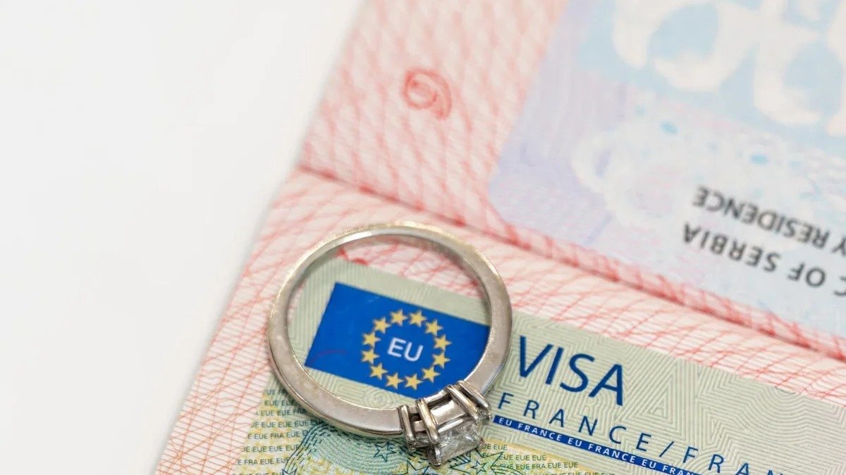 Россиянам стали в десять раз реже выдавать многократные шенгенские визы