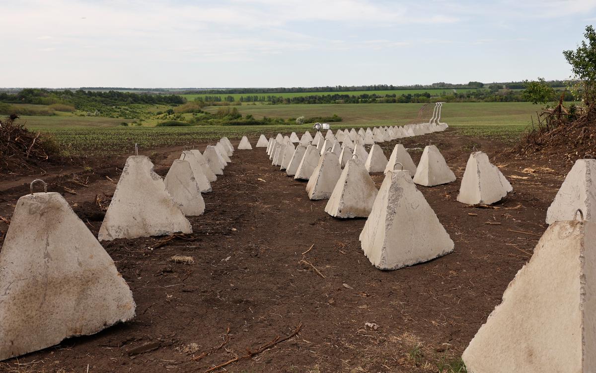 A fortification line in eastern Ukraine’s Kharkiv region, 29 May 2024. Photo: EPA / SERGEY KOZLOV