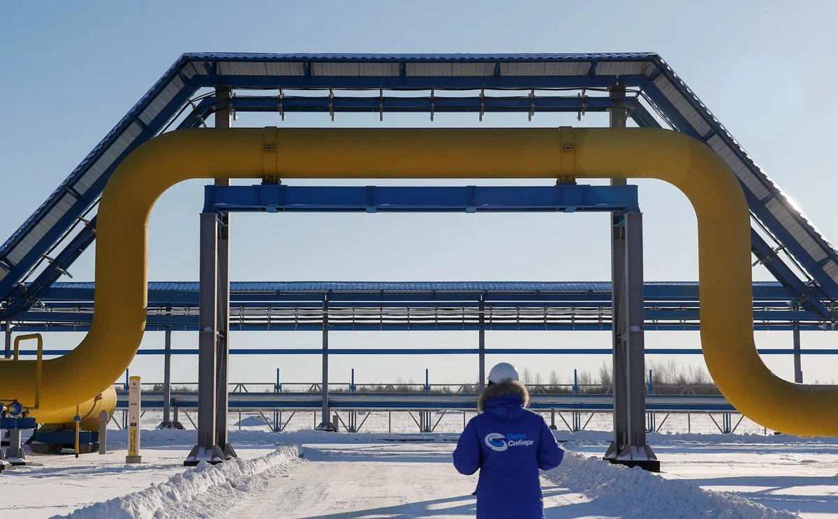 A Gazprom employee at a compressor station in the Amur region, 29 November 2019. Photo: Maxim Shemetov / Reuters / Scanpix / LETA