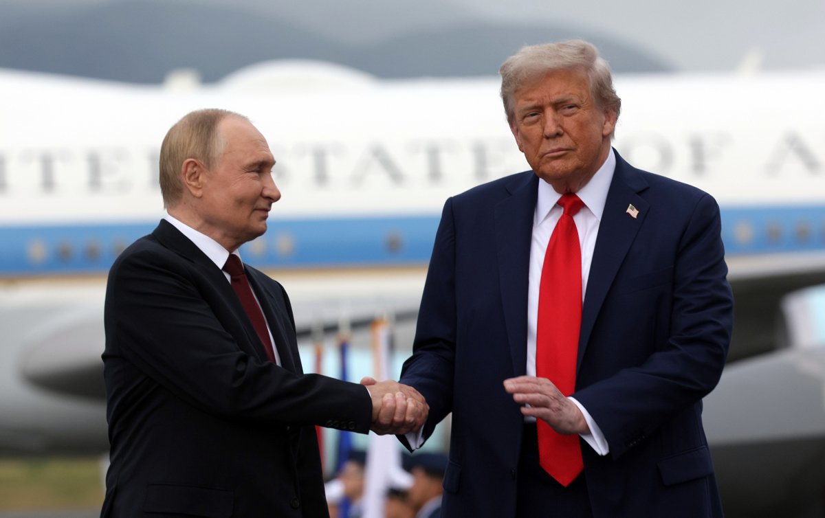 Дональд Трамп и Владимир Путин на авиабазе Эльмендорф-Ричардсон, Анкоридж, Аляска, США, 15 августа 2025 года. Фото: Гавриил Григоров / Спутник / Kremlin / EPA
