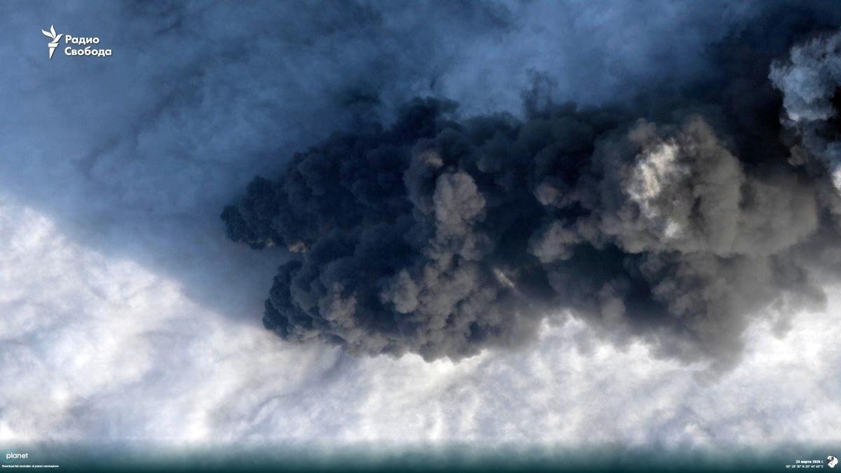 Порт Приморска горит вторые сутки после атаки украинских дронов. Возобновил ли он работу — неизвестно