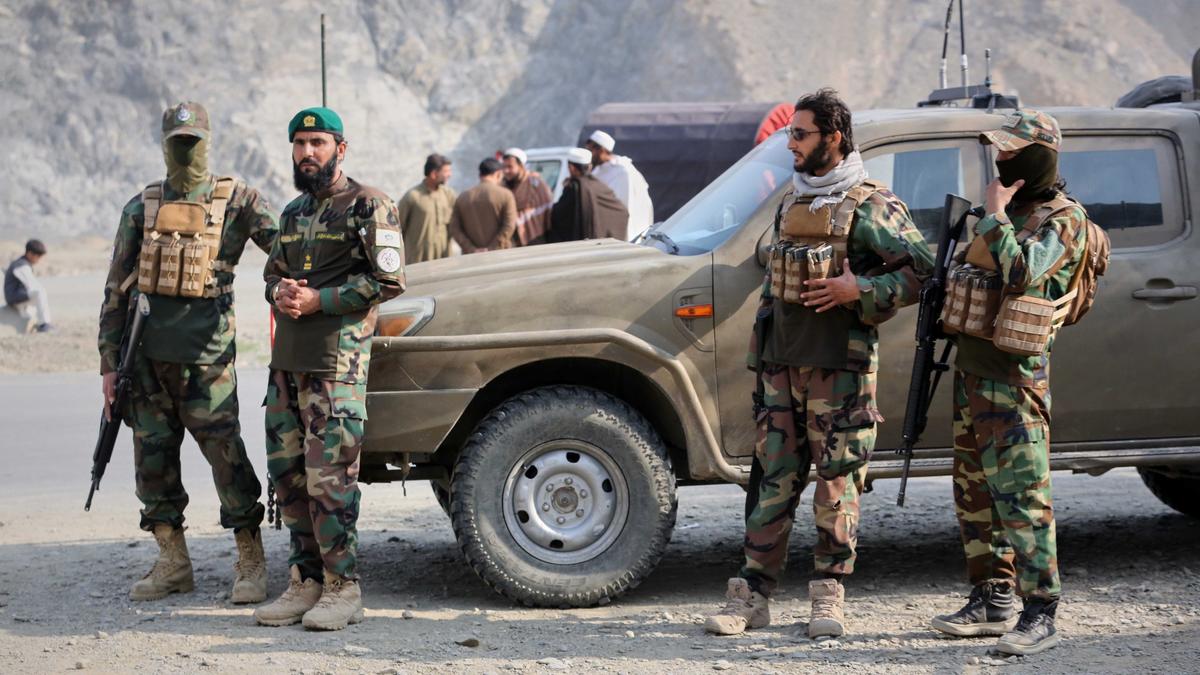 Пакистан объявил о начале «открытой войны» с «Талибаном» и нанес удары по столице Афганистана