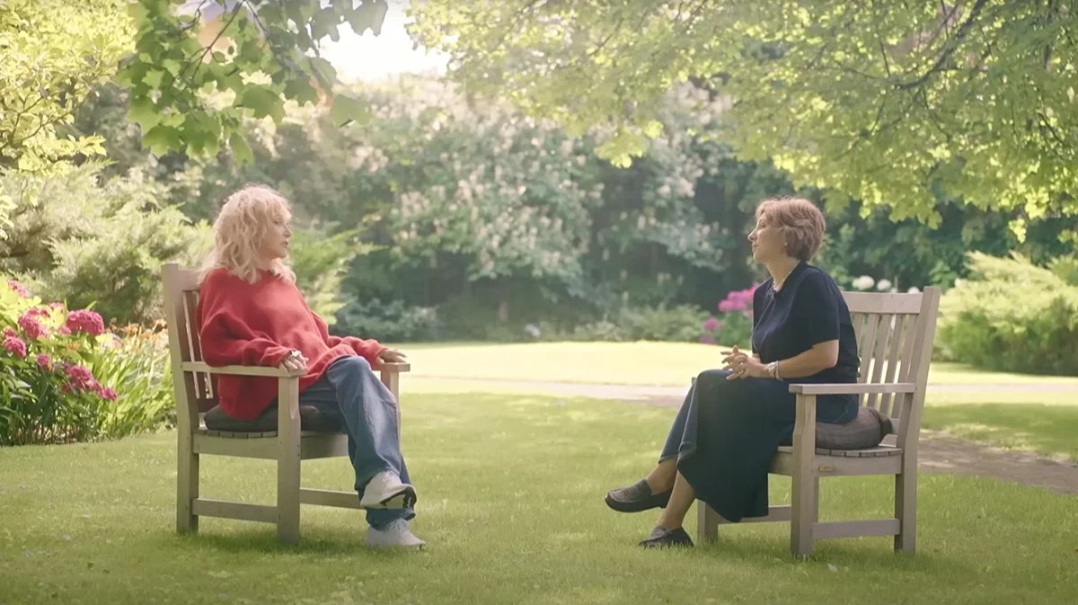 Still from interview between Alla Pugacheva and Katerina Gordeeva. Photo: YouTube channel, Tell Gordeeva
