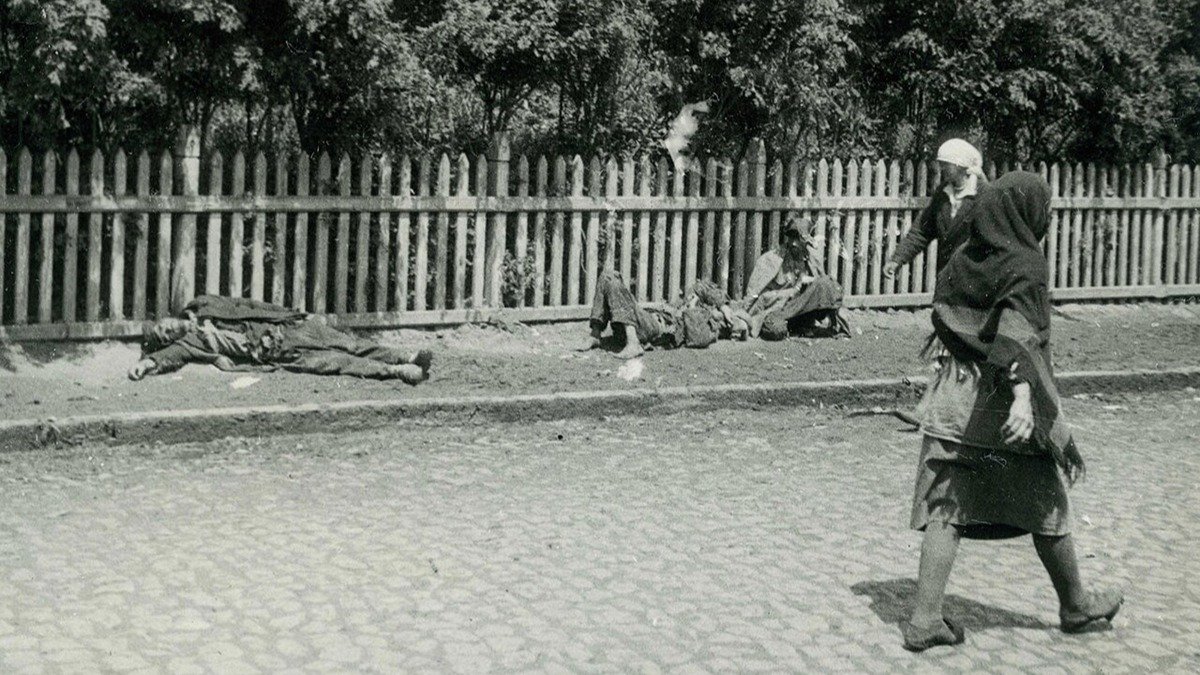 Путин продолжает дело сталинских палачей в Украине