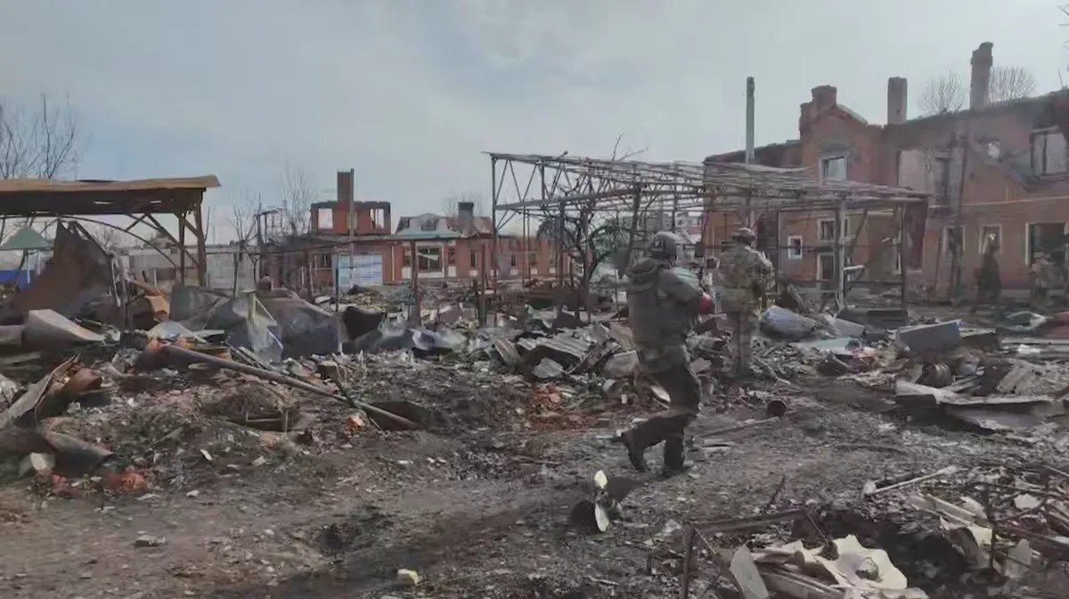Russian troops enter Sudzha. Photo: Russian Defence Ministry.