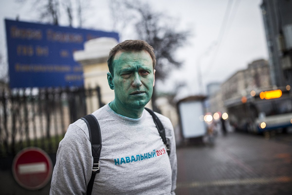 Navalny shortly after being attacked with brilliant green dye in April 2017. Photo: Yevgeny Feldman