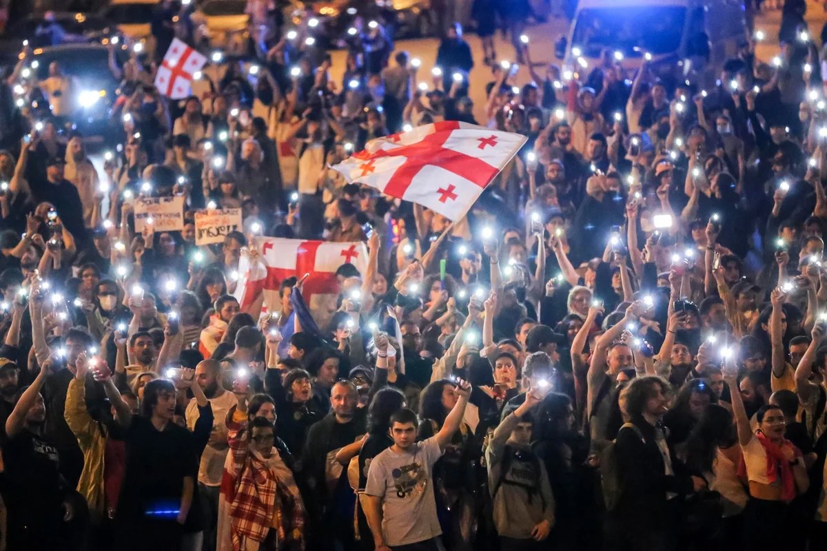 Demonstrators protest against the foreign agents bill in central Tbilisi, Georgia, 2 May 2024. Photo: Zurab Tzertsvadze / AP Photo / Scanpix